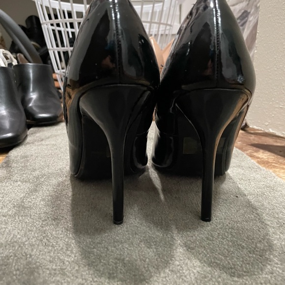 Wild Diva Black Leather Heels - Picture 4 of 9